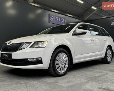 Белый Шкода Октавия, объемом двигателя 1.97 л и пробегом 148 тыс. км за 18300 $, фото 5 на Automoto.ua