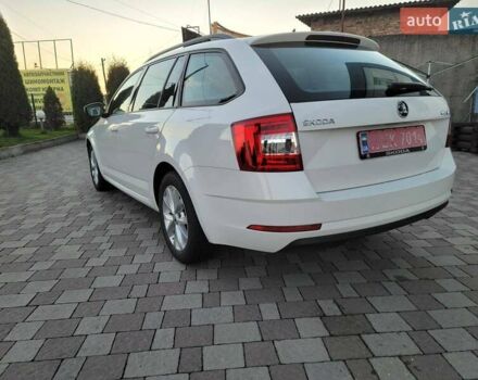 Білий Шкода Октавія, об'ємом двигуна 1.6 л та пробігом 218 тис. км за 13500 $, фото 13 на Automoto.ua
