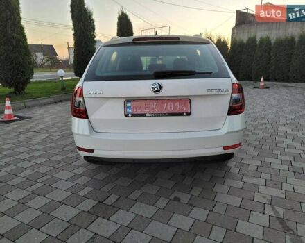 Білий Шкода Октавія, об'ємом двигуна 1.6 л та пробігом 218 тис. км за 13500 $, фото 14 на Automoto.ua