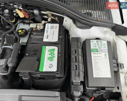 Белый Шкода Октавия, объемом двигателя 1.6 л и пробегом 196 тыс. км за 15499 $, фото 40 на Automoto.ua