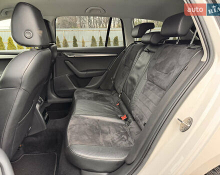 Білий Шкода Октавія, об'ємом двигуна 2 л та пробігом 209 тис. км за 16500 $, фото 16 на Automoto.ua