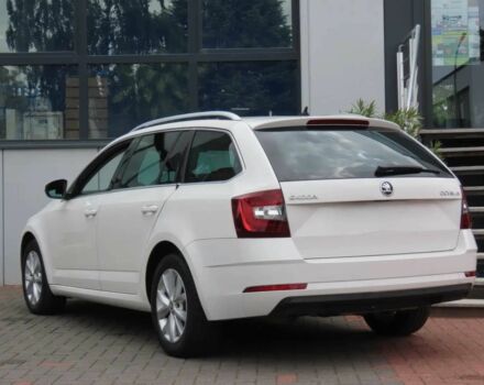 Білий Шкода Октавія, об'ємом двигуна 1.5 л та пробігом 39 тис. км за 6700 $, фото 4 на Automoto.ua