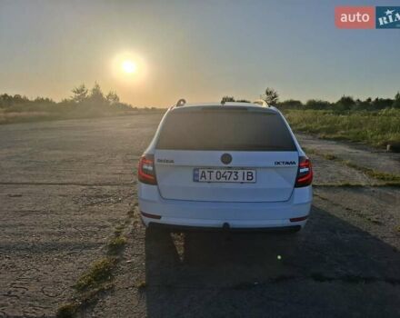 Белый Шкода Октавия, объемом двигателя 1.97 л и пробегом 285 тыс. км за 16000 $, фото 3 на Automoto.ua