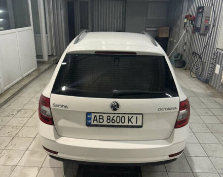 Белый Шкода Октавия, объемом двигателя 1.6 л и пробегом 210 тыс. км за 15500 $, фото 10 на Automoto.ua