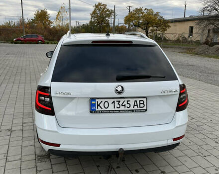 Шкода Октавия 2019 в Виноградове на Automoto.ua Белый Шкода Октавия, объемом двигателя 1.98 л и пробегом 224 тыс. км за 17800 $, фото 4 на Automoto.ua