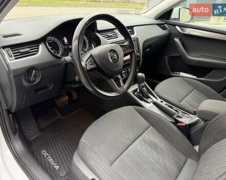 Белый Шкода Октавия, объемом двигателя 1.6 л и пробегом 196 тыс. км за 15499 $, фото 47 на Automoto.ua