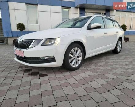 Білий Шкода Октавія, об'ємом двигуна 1.6 л та пробігом 218 тис. км за 13500 $, фото 6 на Automoto.ua