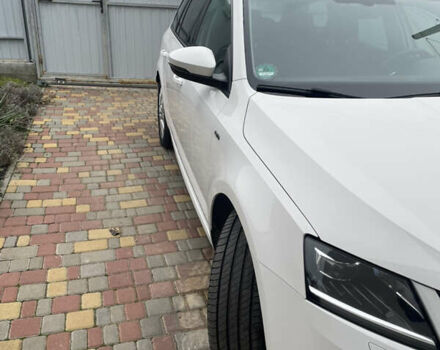 Білий Шкода Октавія, об'ємом двигуна 1.97 л та пробігом 273 тис. км за 18000 $, фото 2 на Automoto.ua