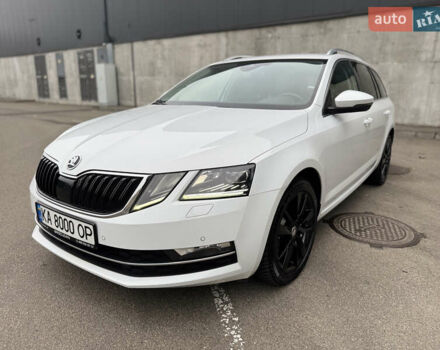 Белый Шкода Октавия, объемом двигателя 1.6 л и пробегом 196 тыс. км за 15499 $, фото 6 на Automoto.ua