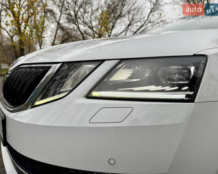 Белый Шкода Октавия, объемом двигателя 1.6 л и пробегом 196 тыс. км за 15499 $, фото 17 на Automoto.ua