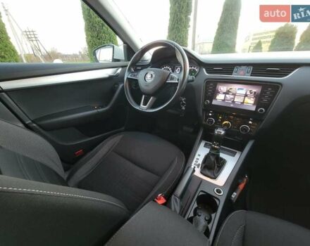 Белый Шкода Октавия, объемом двигателя 1.6 л и пробегом 218 тыс. км за 13500 $, фото 17 на Automoto.ua