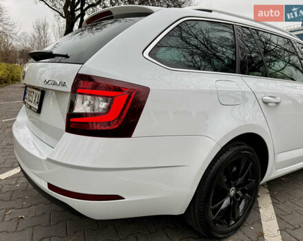 Белый Шкода Октавия, объемом двигателя 1.6 л и пробегом 196 тыс. км за 15499 $, фото 14 на Automoto.ua