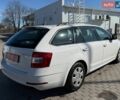 Белый Шкода Октавия, объемом двигателя 1.6 л и пробегом 186 тыс. км за 15500 $, фото 5 на Automoto.ua