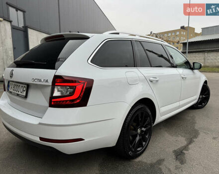 Белый Шкода Октавия, объемом двигателя 1.6 л и пробегом 196 тыс. км за 15499 $, фото 23 на Automoto.ua