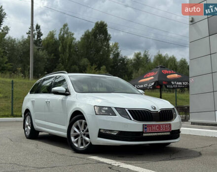 Шкода Октавія 2019 у Ирпене на Automoto.ua Білий Шкода Октавія, об'ємом двигуна 2 л та пробігом 280 тис. км за 14800 $, фото 51 на Automoto.ua