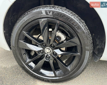 Белый Шкода Октавия, объемом двигателя 1.6 л и пробегом 196 тыс. км за 15499 $, фото 33 на Automoto.ua