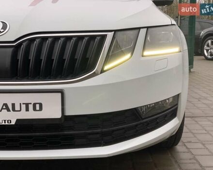 Білий Шкода Октавія, об'ємом двигуна 1.6 л та пробігом 202 тис. км за 16655 $, фото 6 на Automoto.ua