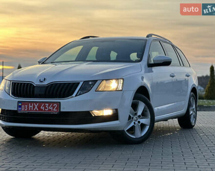Білий Шкода Октавія, об'ємом двигуна 2 л та пробігом 217 тис. км за 14499 $, фото 6 на Automoto.ua