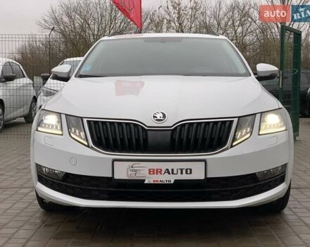 Білий Шкода Октавія, об'ємом двигуна 1.6 л та пробігом 202 тис. км за 16655 $, фото 4 на Automoto.ua