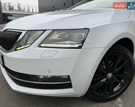 Белый Шкода Октавия, объемом двигателя 1.6 л и пробегом 196 тыс. км за 15499 $, фото 19 на Automoto.ua