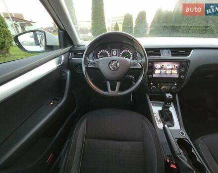 Білий Шкода Октавія, об'ємом двигуна 1.6 л та пробігом 218 тис. км за 13500 $, фото 23 на Automoto.ua