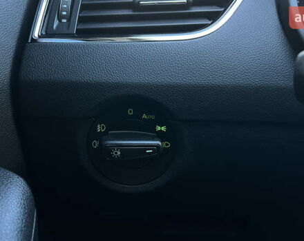 Белый Шкода Октавия, объемом двигателя 2 л и пробегом 201 тыс. км за 14300 $, фото 18 на Automoto.ua