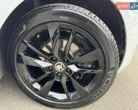 Белый Шкода Октавия, объемом двигателя 1.6 л и пробегом 196 тыс. км за 15499 $, фото 34 на Automoto.ua