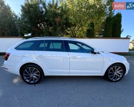 Шкода Октавия 2019 в Ровно на Automoto.ua Белый Шкода Октавия, объемом двигателя 1.97 л и пробегом 226 тыс. км за 18450 $, фото 4 на Automoto.ua