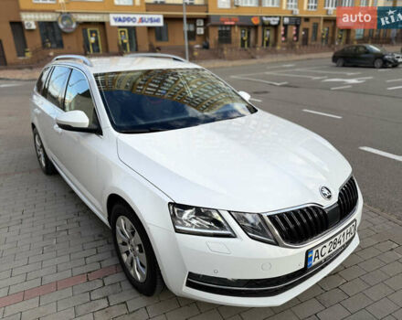 Белый Шкода Октавия, объемом двигателя 2 л и пробегом 319 тыс. км за 15500 $, фото 18 на Automoto.ua