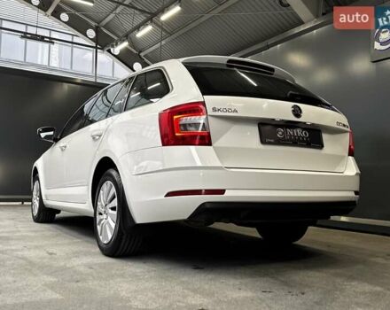 Белый Шкода Октавия, объемом двигателя 1.97 л и пробегом 148 тыс. км за 18300 $, фото 13 на Automoto.ua