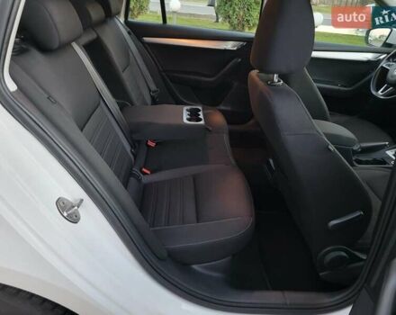 Білий Шкода Октавія, об'ємом двигуна 1.6 л та пробігом 218 тис. км за 13500 $, фото 22 на Automoto.ua