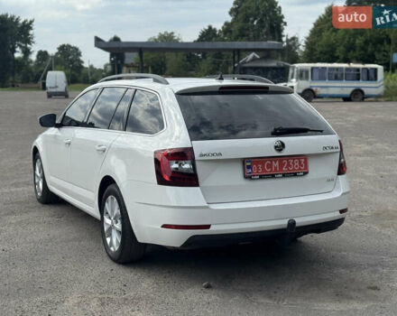 Белый Шкода Октавия, объемом двигателя 2 л и пробегом 230 тыс. км за 16550 $, фото 6 на Automoto.ua