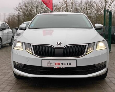 Білий Шкода Октавія, об'ємом двигуна 1.6 л та пробігом 202 тис. км за 16655 $, фото 1 на Automoto.ua
