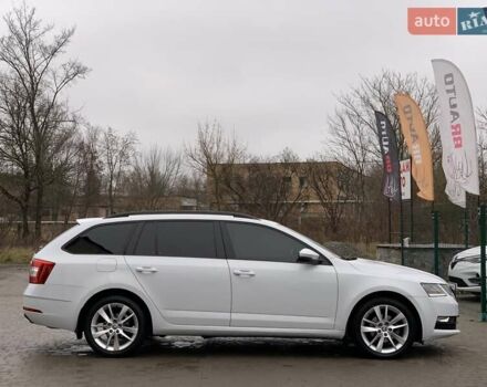 Білий Шкода Октавія, об'ємом двигуна 1.6 л та пробігом 202 тис. км за 16655 $, фото 21 на Automoto.ua