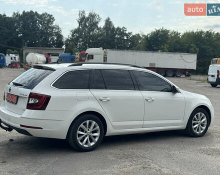 Белый Шкода Октавия, объемом двигателя 2 л и пробегом 230 тыс. км за 16550 $, фото 4 на Automoto.ua