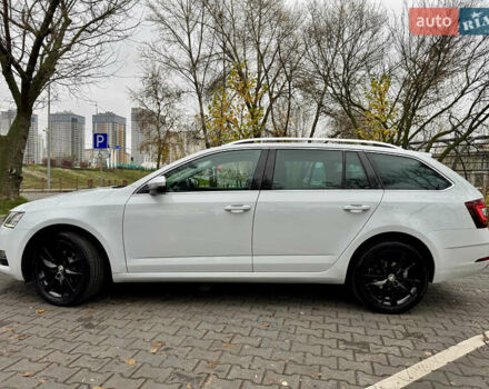 Белый Шкода Октавия, объемом двигателя 1.6 л и пробегом 196 тыс. км за 15499 $, фото 8 на Automoto.ua