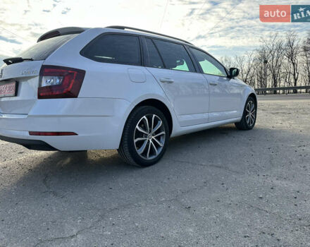Белый Шкода Октавия, объемом двигателя 2 л и пробегом 183 тыс. км за 16650 $, фото 19 на Automoto.ua