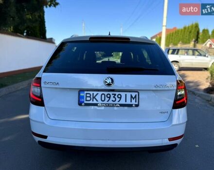 Шкода Октавия 2019 в Ровно на Automoto.ua Белый Шкода Октавия, объемом двигателя 1.97 л и пробегом 226 тыс. км за 18450 $, фото 6 на Automoto.ua