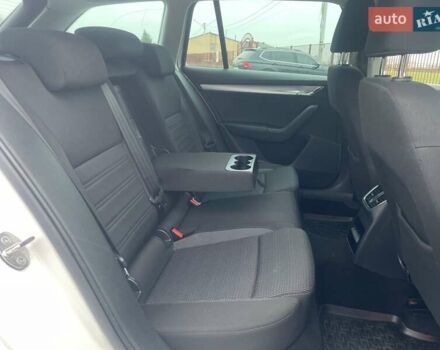 Білий Шкода Октавія, об'ємом двигуна 2 л та пробігом 218 тис. км за 13999 $, фото 44 на Automoto.ua