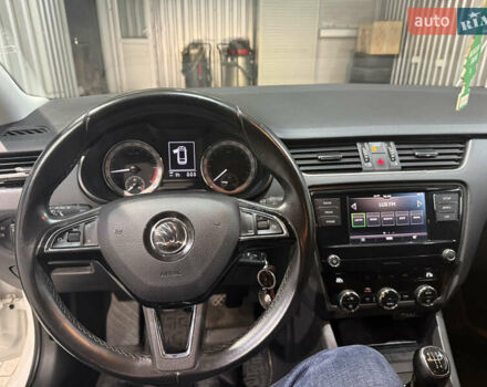 Белый Шкода Октавия, объемом двигателя 1.6 л и пробегом 210 тыс. км за 15500 $, фото 11 на Automoto.ua