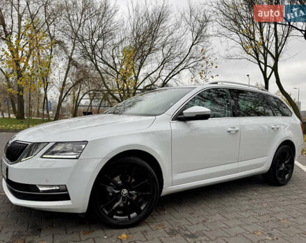 Белый Шкода Октавия, объемом двигателя 1.6 л и пробегом 196 тыс. км за 15499 $, фото 9 на Automoto.ua