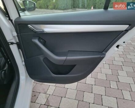 Білий Шкода Октавія, об'ємом двигуна 1.6 л та пробігом 218 тис. км за 13500 $, фото 32 на Automoto.ua