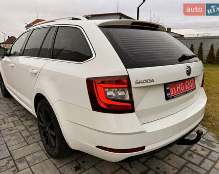 Білий Шкода Октавія, об'ємом двигуна 2 л та пробігом 209 тис. км за 16500 $, фото 3 на Automoto.ua