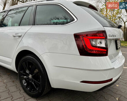 Белый Шкода Октавия, объемом двигателя 1.6 л и пробегом 196 тыс. км за 15499 $, фото 15 на Automoto.ua