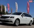 Білий Шкода Октавія, об'ємом двигуна 1.6 л та пробігом 201 тис. км за 13755 $, фото 2 на Automoto.ua