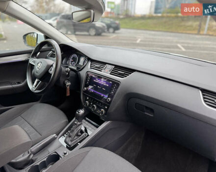 Белый Шкода Октавия, объемом двигателя 1.6 л и пробегом 196 тыс. км за 15499 $, фото 45 на Automoto.ua