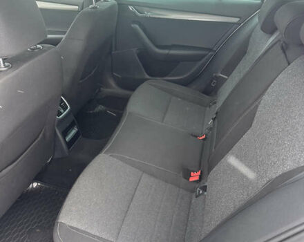 Білий Шкода Октавія, об'ємом двигуна 2.01 л та пробігом 235 тис. км за 14000 $, фото 13 на Automoto.ua