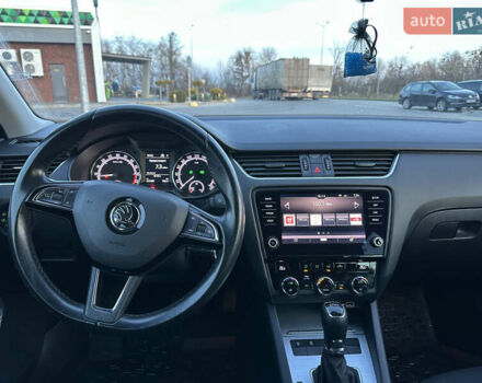 Білий Шкода Октавія, об'ємом двигуна 2 л та пробігом 217 тис. км за 14499 $, фото 28 на Automoto.ua