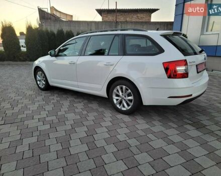 Білий Шкода Октавія, об'ємом двигуна 1.6 л та пробігом 218 тис. км за 13500 $, фото 17 на Automoto.ua
