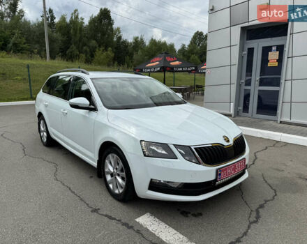 Шкода Октавія 2019 у Ирпене на Automoto.ua Білий Шкода Октавія, об'ємом двигуна 2 л та пробігом 280 тис. км за 14800 $, фото 33 на Automoto.ua